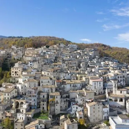 Il Rifugio Del Cacciatore / The Hunter's Shelter