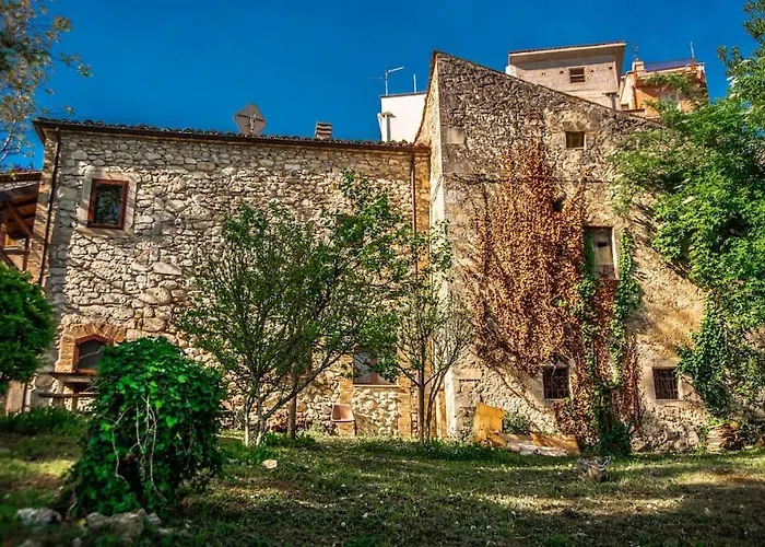Il Rifugio Del Cacciatore / The Hunter's Shelter *