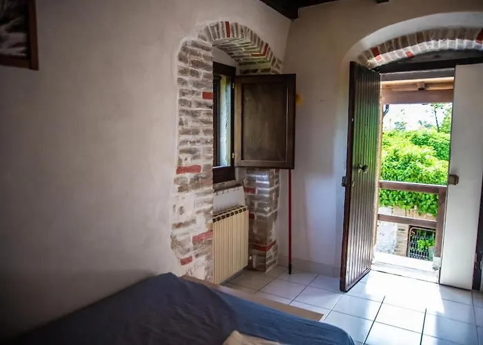 Дом отдыха Il Rifugio Del Cacciatore / The Hunter's Shelter Преторо