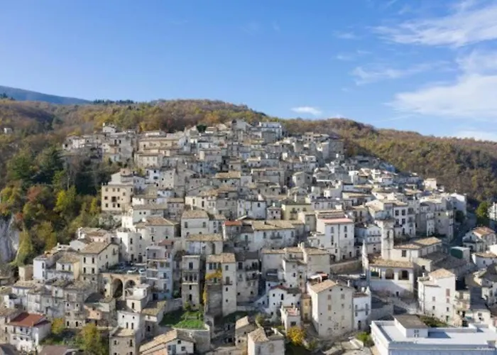 Il Rifugio Del Cacciatore / The Hunter's Shelter