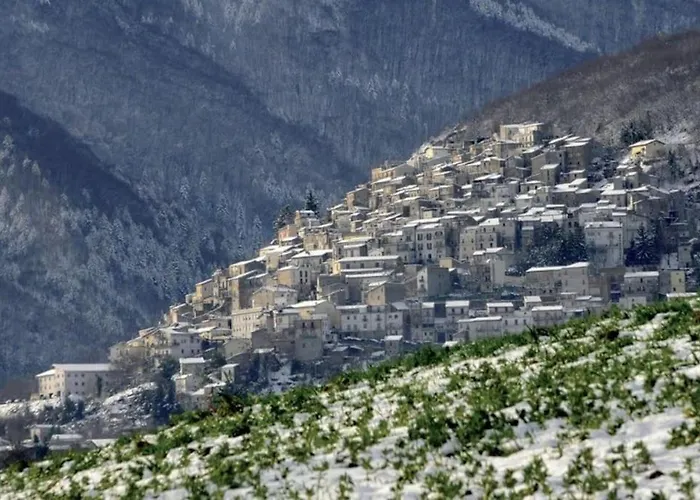 Il Rifugio Del Cacciatore / The Hunter's Shelter Преторо